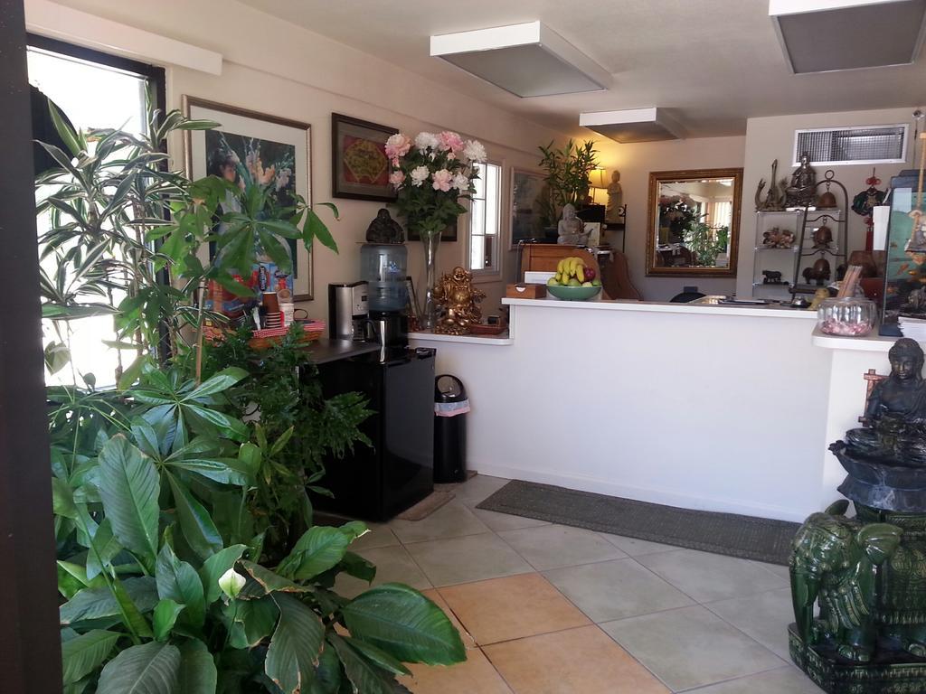 Riverside Motel 2*